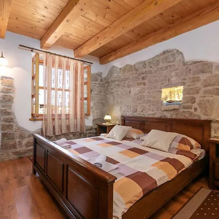 Holiday home Pelizzar
