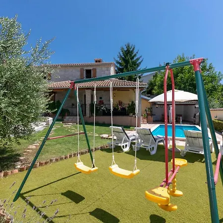Holiday home Pelizzar